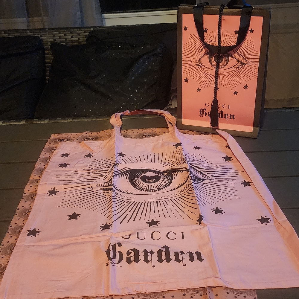 Gucci Garden Pink Eye Design Tote